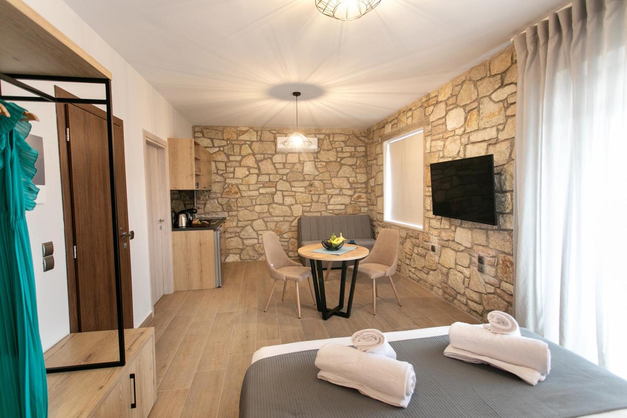 Michelangelo Suites And Apartments Valanidorachi Dış mekan fotoğraf