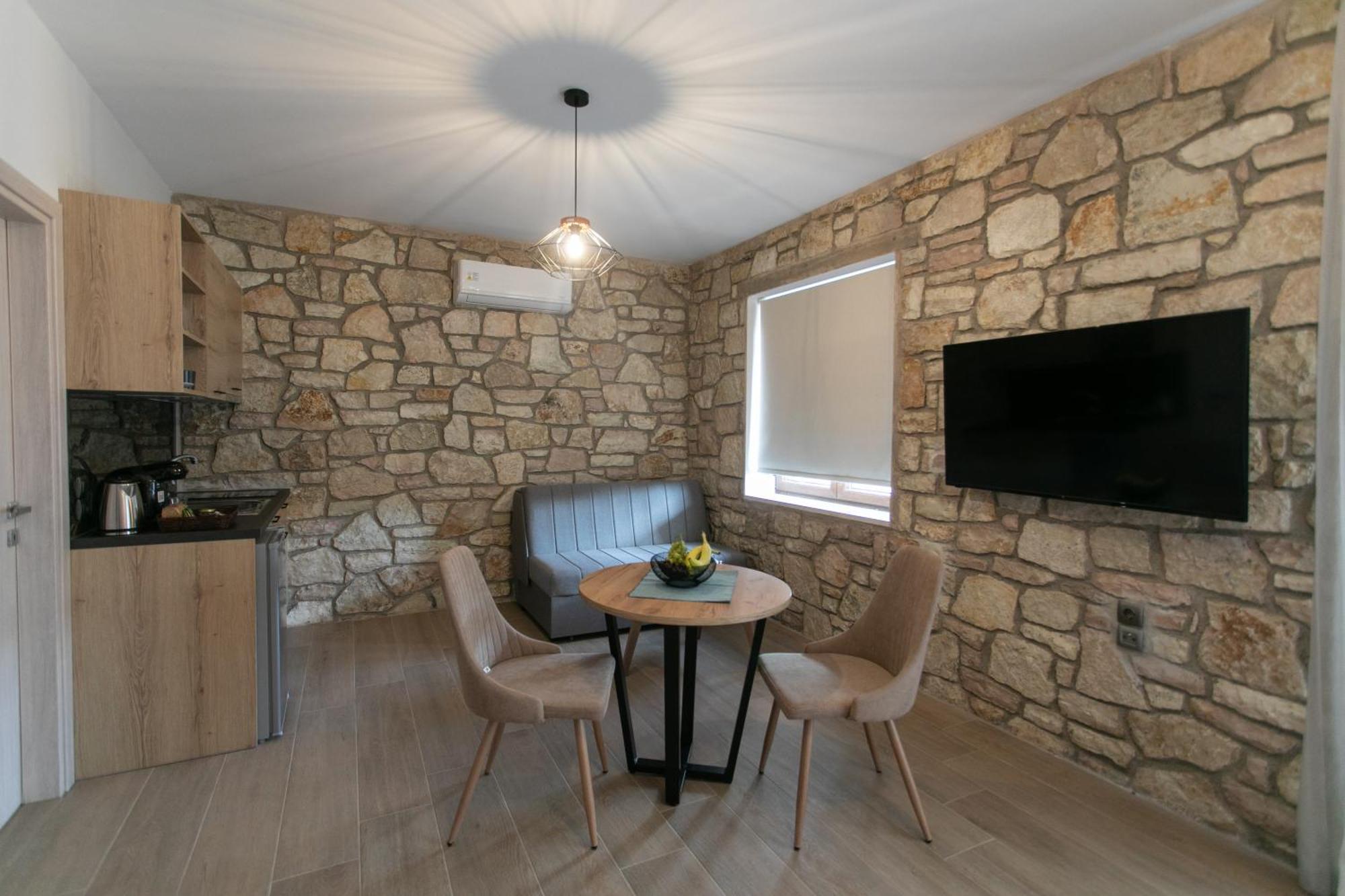 Michelangelo Suites And Apartments Valanidorachi Dış mekan fotoğraf